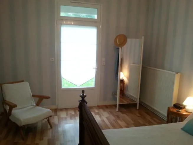 Apartment Pereire T2 75m2 En Rdc + Jardin Prive *